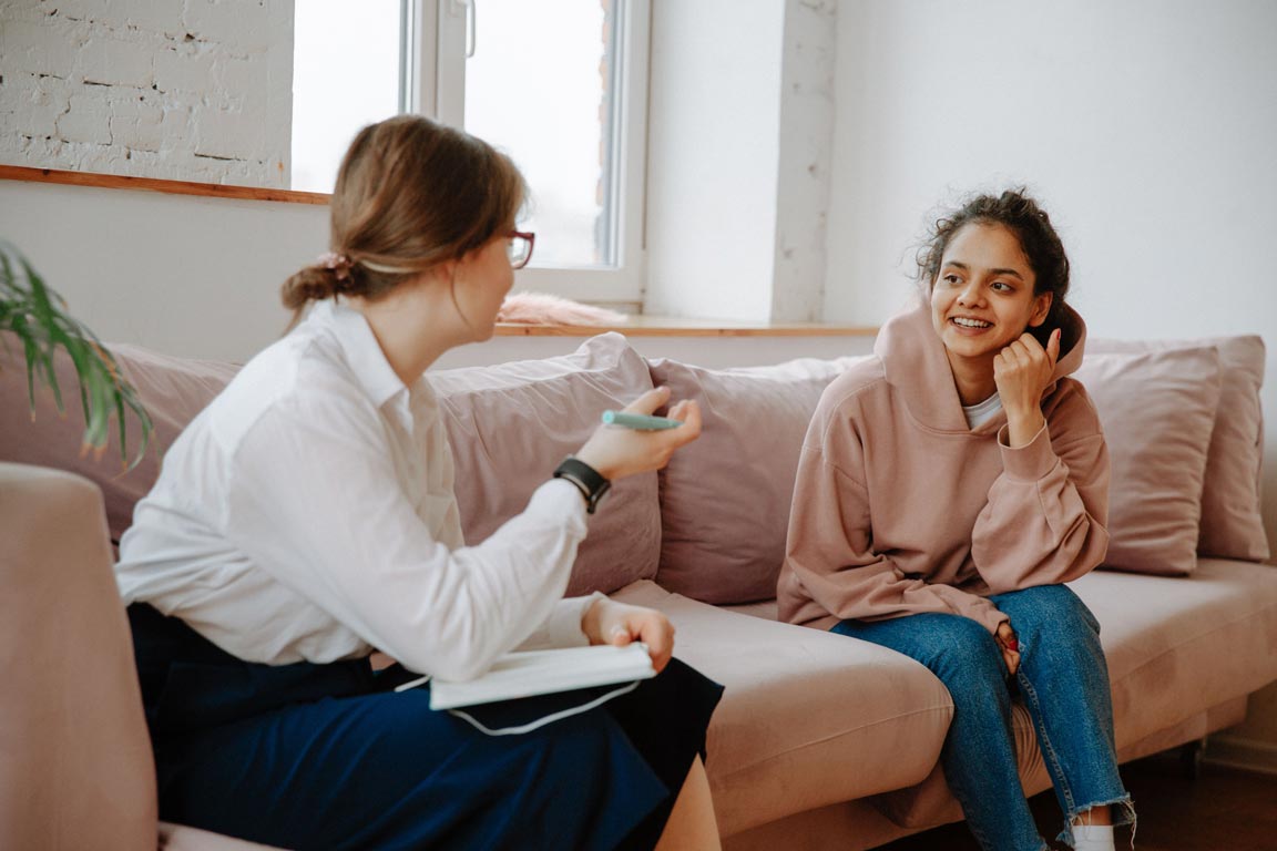 A Woman’s Guide to Confident Healthcare Conversations [Free Guide Incl.] 